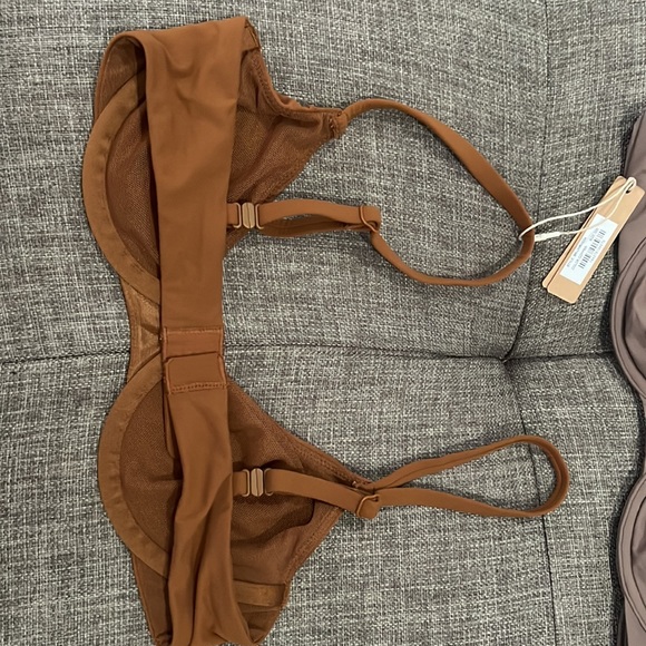 Skims Underwire Bra - Picture 4 of 14
